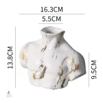 Vase créatif en hommage à la beauté masculine