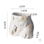 Vase unique, silhouette d'un homme élégante