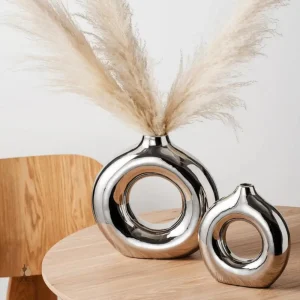 Vase en métal argenté, style contemporain