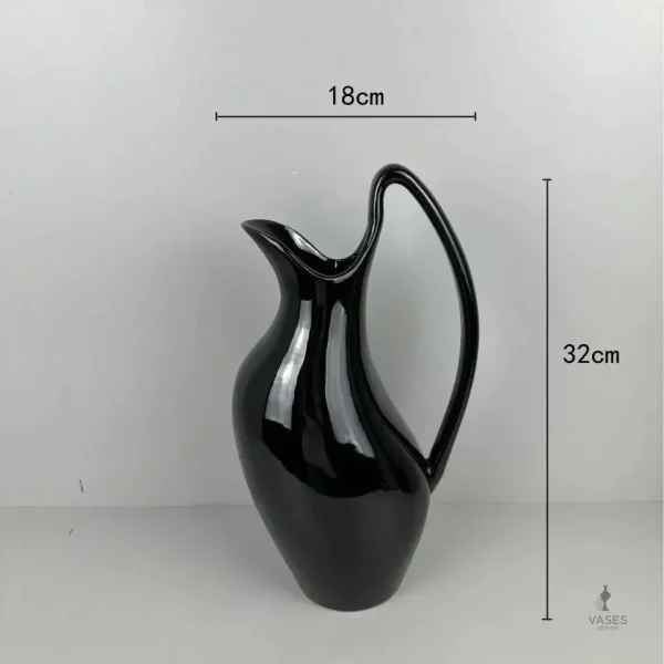 Vase cruche sobre, accent minimaliste pour votre table