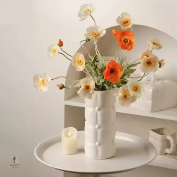 Vase cylindrique avec finition lisse et épurée
