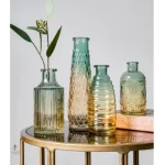 Vase cylindrique en verre transparent
