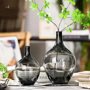 Vase dame jeanne noir élégant et contemporain