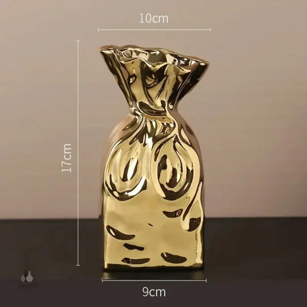 Vase design pour un accent décoratif dans le salon