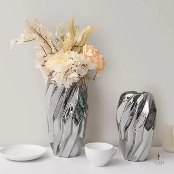 Vase design avec motifs subtils, ajout esthétique parfait