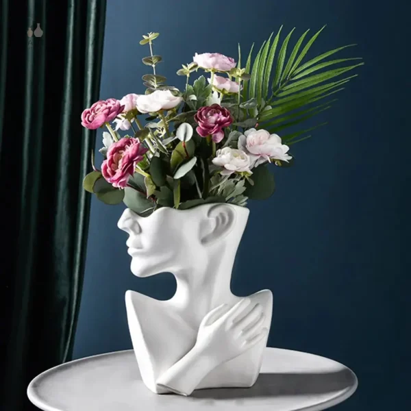 Vase visage contemporain pour décoration intérieure