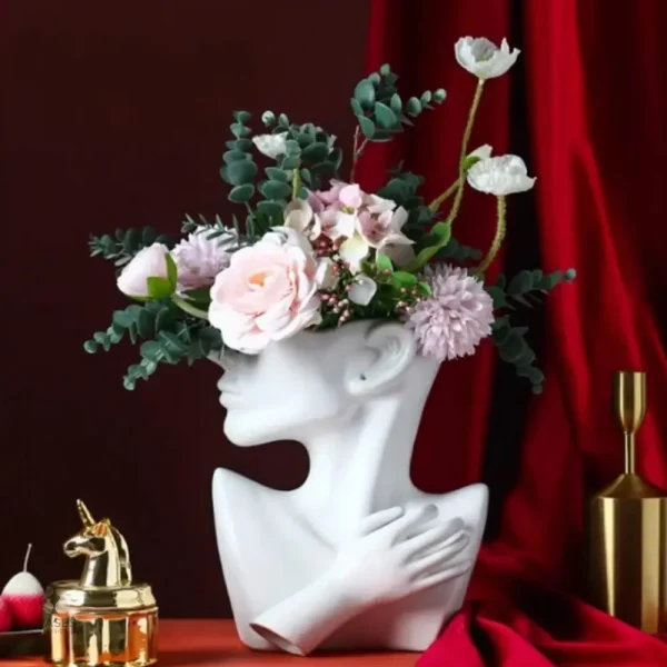 Vase demi visage en style minimaliste