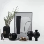 Vase élégant en noir pour décoration moderne