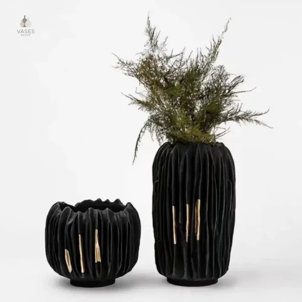 Vase noir tendance pour ajouter du caractère