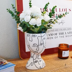 Vase visage au design artistique et moderne