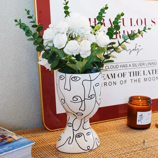 Vase visage au design artistique et moderne