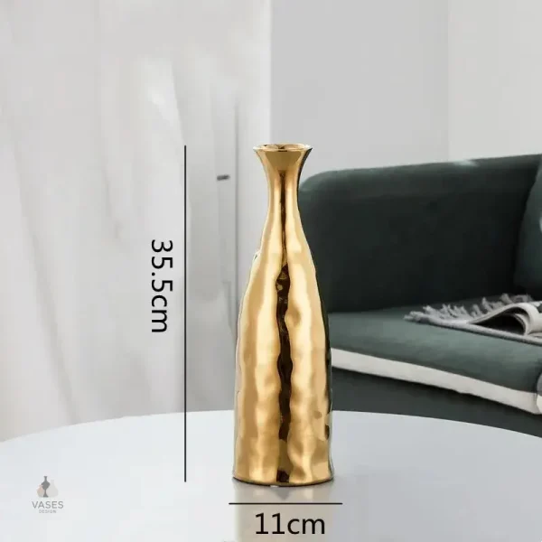 Vase doré martelé idéal pour fleurs séchées