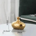 Vase doré martelé pour une touche de luxe