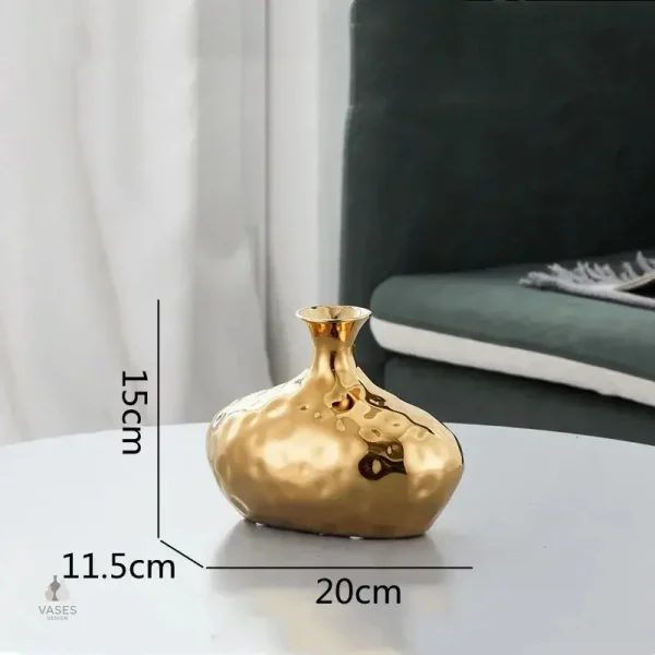 Vase doré martelé pour une touche de luxe