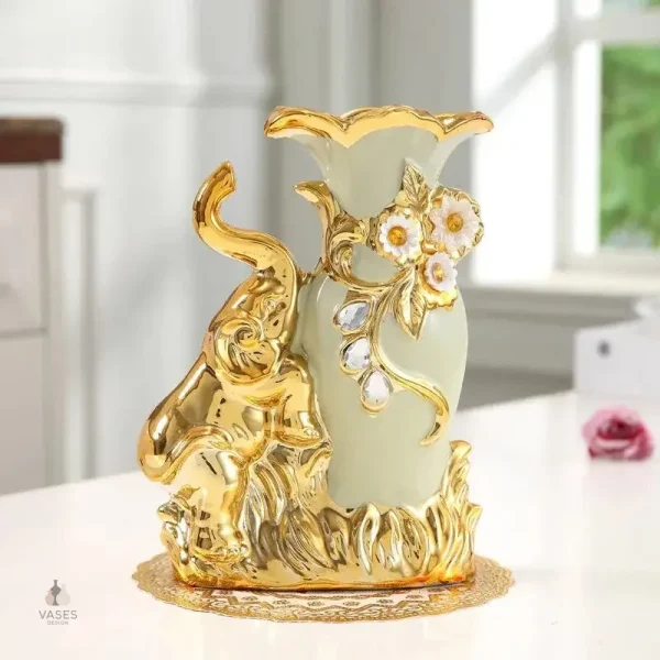 Vases originaux en forme d'éléphant, ensemble