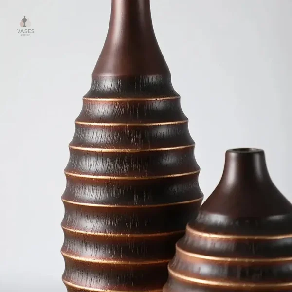 Vase décoratif en bois