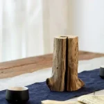 Vase en bois brut, ajout chaleureux à tout intérieur