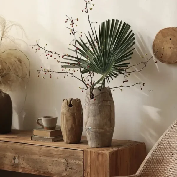Vase décoratif en bois