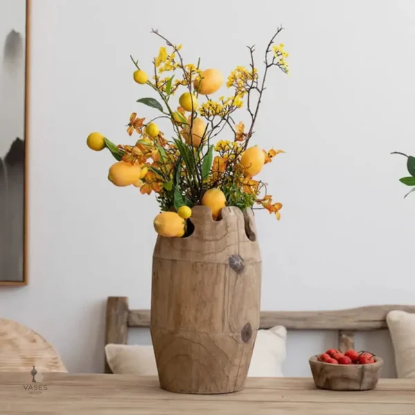 Vase en bois moderne