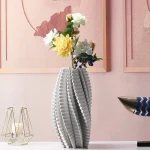 Vase en céramique avec motifs en relief uniques
