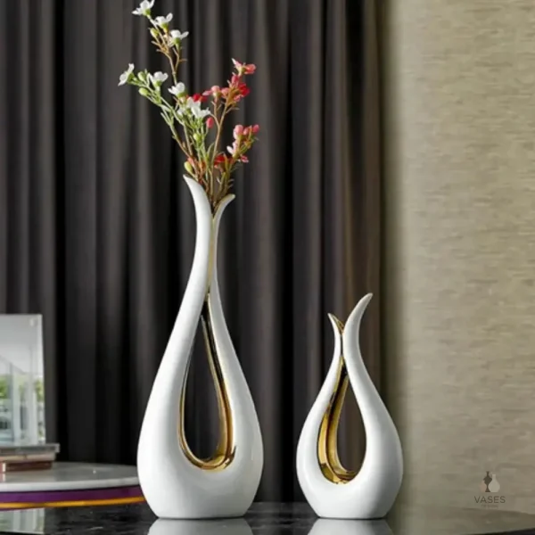 Vase en céramique blanc au design épuré