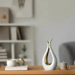 Vase décoratif en céramique aux lignes simples