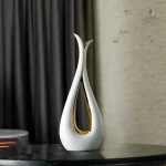 Vase en céramique blanc, parfait pour bouquets