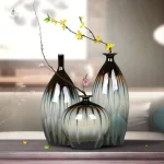Vase design en céramique pour fleurs