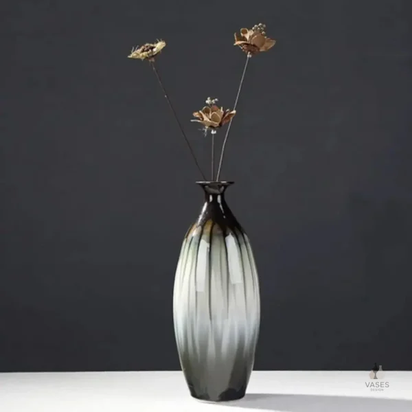 Vase décoratif en céramique avec une finition soignée