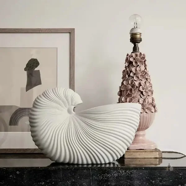 Vase coquillage artisanal, touche marine pour votre décor