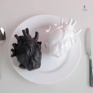 Vase décoratif cœur, ajout original à votre intérieur