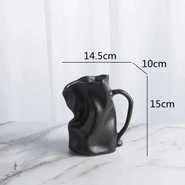 Vase en forme de cruche, pièce maîtresse originale
