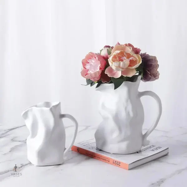 Vase inspiré d'une cruche, parfait pour bouquets