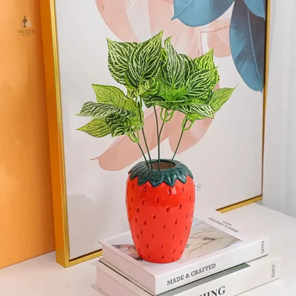 Vase design inspiré de la fraise pour intérieur coloré