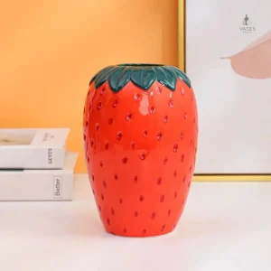 Vase créatif en forme de fraise pour fleurs fraîches