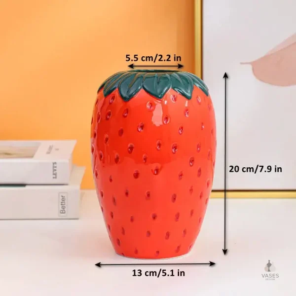 Vase en forme de fraise pour ajouter du charme à votre déco