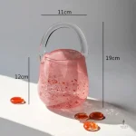 Vase en forme de sac, pièce maîtresse