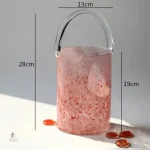 Vase en forme de sac, touche moderne