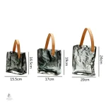 Vase moderne style sac à main