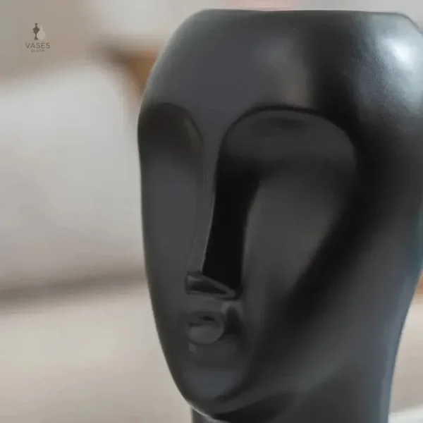 Vase en forme de visage, design moderne et original