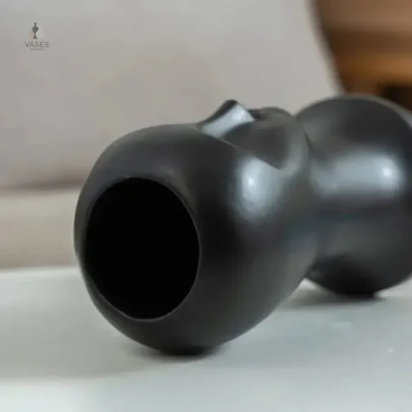 Accessoire déco : vase en forme de tête intrigante