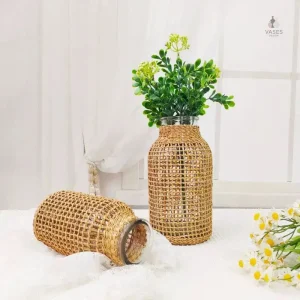 Vase en paille et verre design contemporain