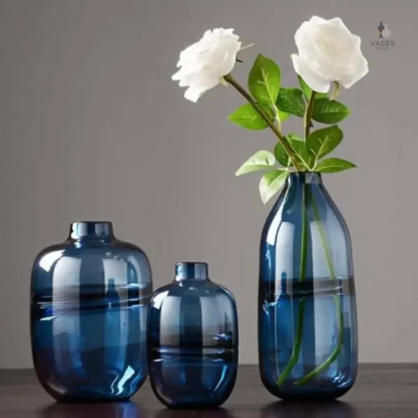 Vase décoratif en verre de couleur bleue