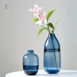 Vase en verre, nuance bleue pour un style raffiné