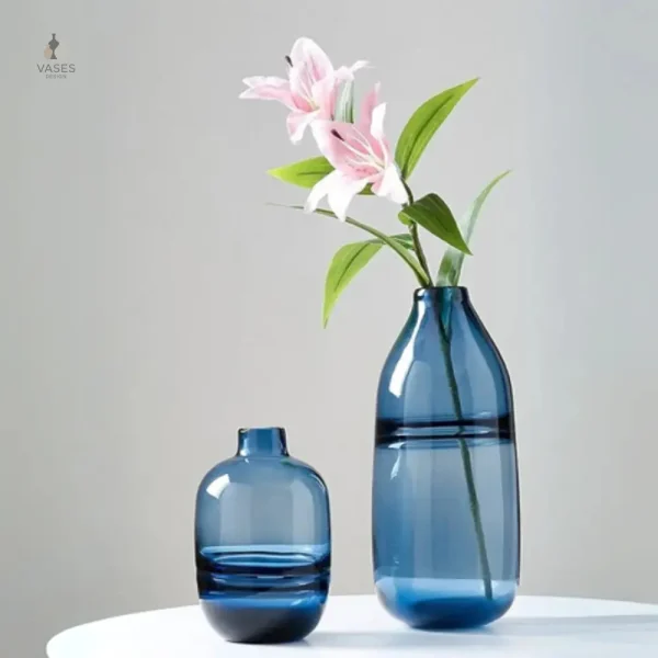 Vase en verre, nuance bleue pour un style raffiné