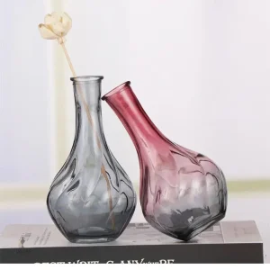 Vase en verre, design moderne et coloré