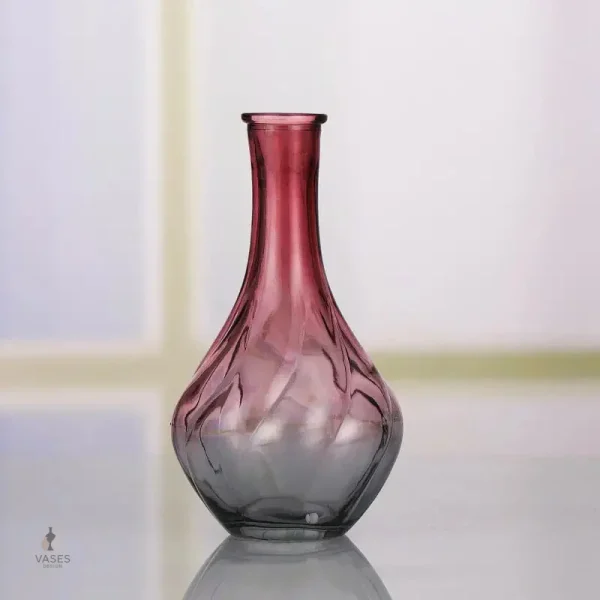 Vase coloré, accent visuel en verre