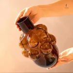 Vase coloré en verre au style contemporain