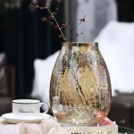 Vase en verre décoratif élégant