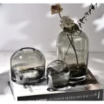 Vase en verre noir moderne, parfait pour fleurs